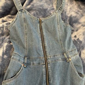 Pink Lily - Tillie - medium washed Jean jumpsuit